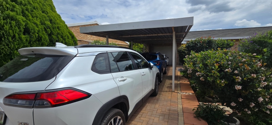 2 Bedroom Property for Sale in Flamwood North West